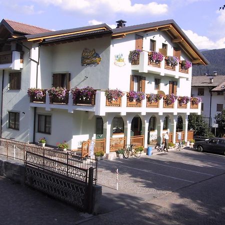 Hotel Al Caminetto Чембра Екстер'єр фото